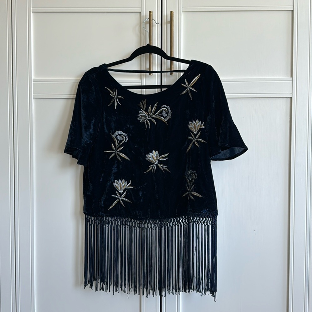Blue velvet top with embroidery and lowered back